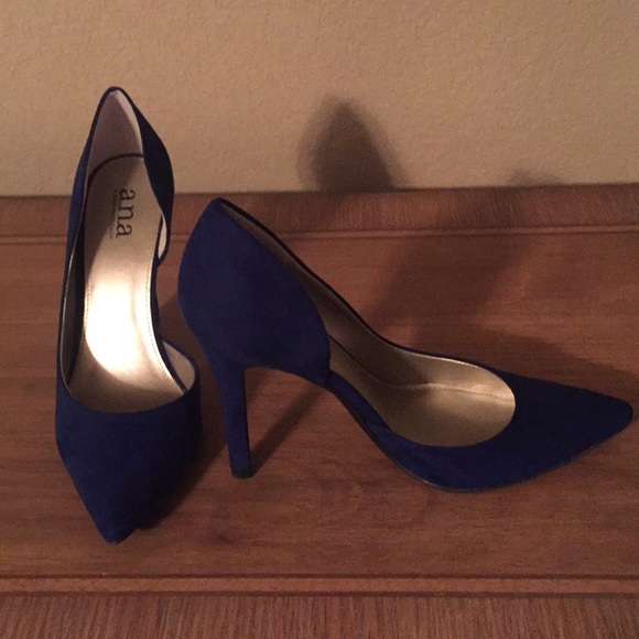 Blue Heels - Picture 3 of 5